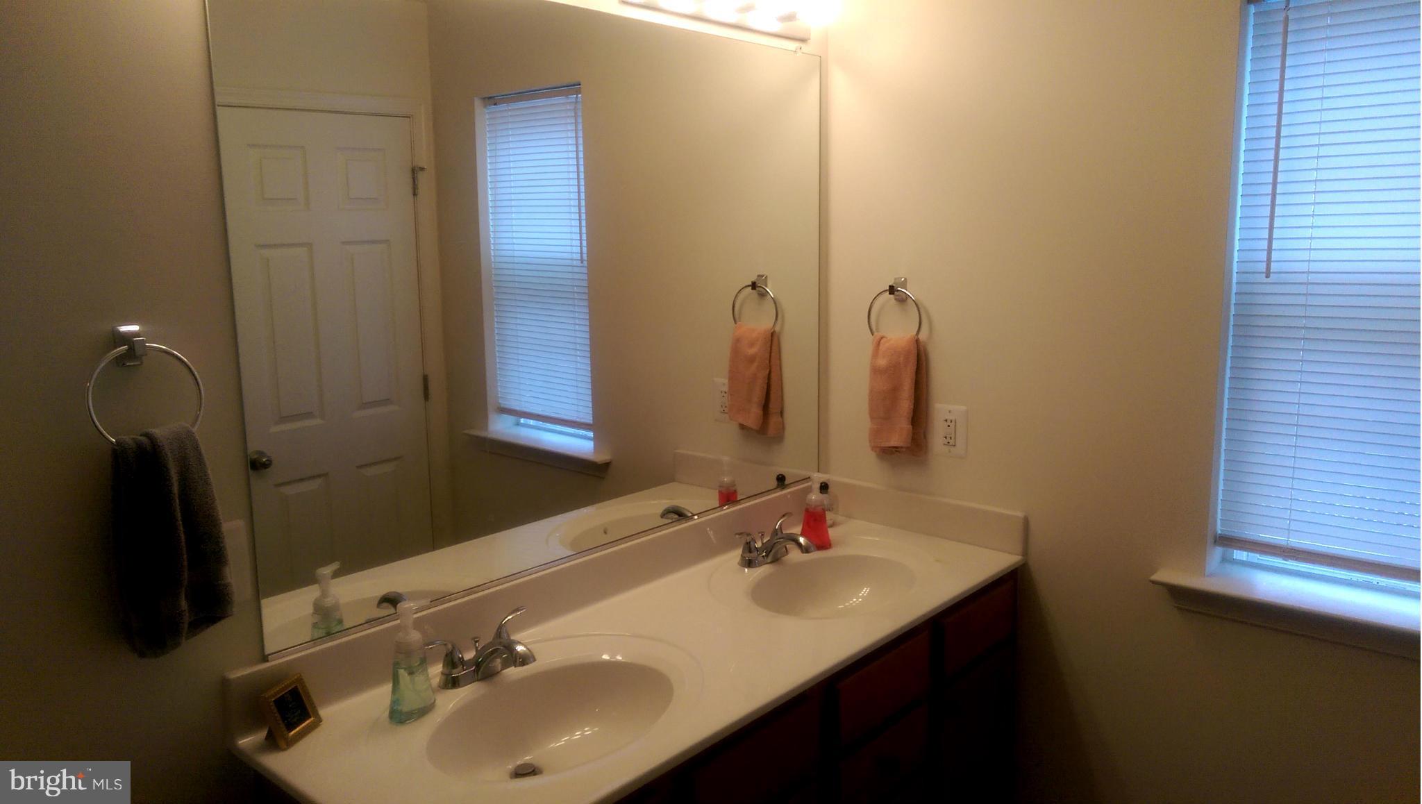 HASTINGS MARKETPLACE - Residential Lease