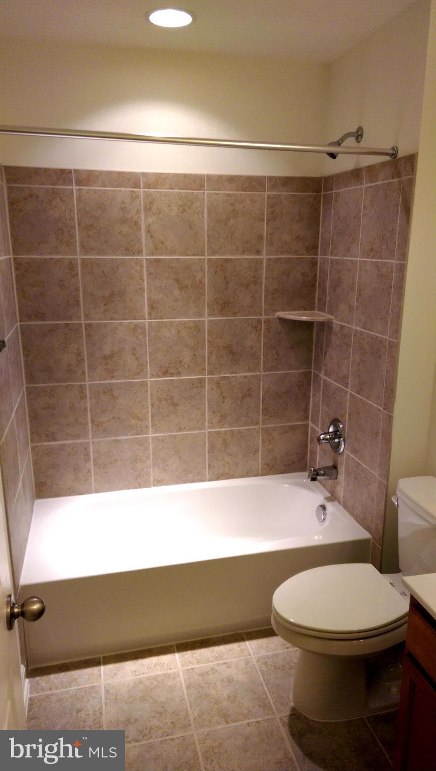 HASTINGS MARKETPLACE - Residential Lease