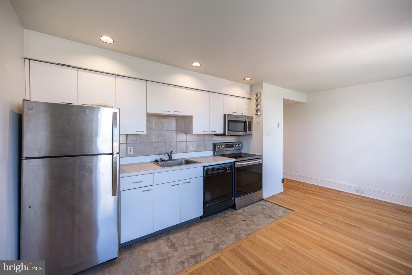 1728 GREEN STREET UNIT 4F