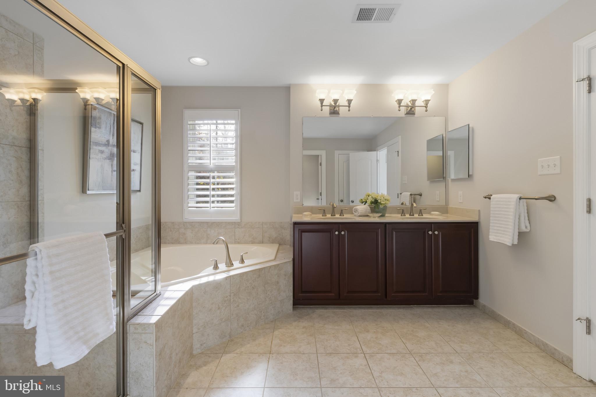 CASCADE OVERLOOK - Residential