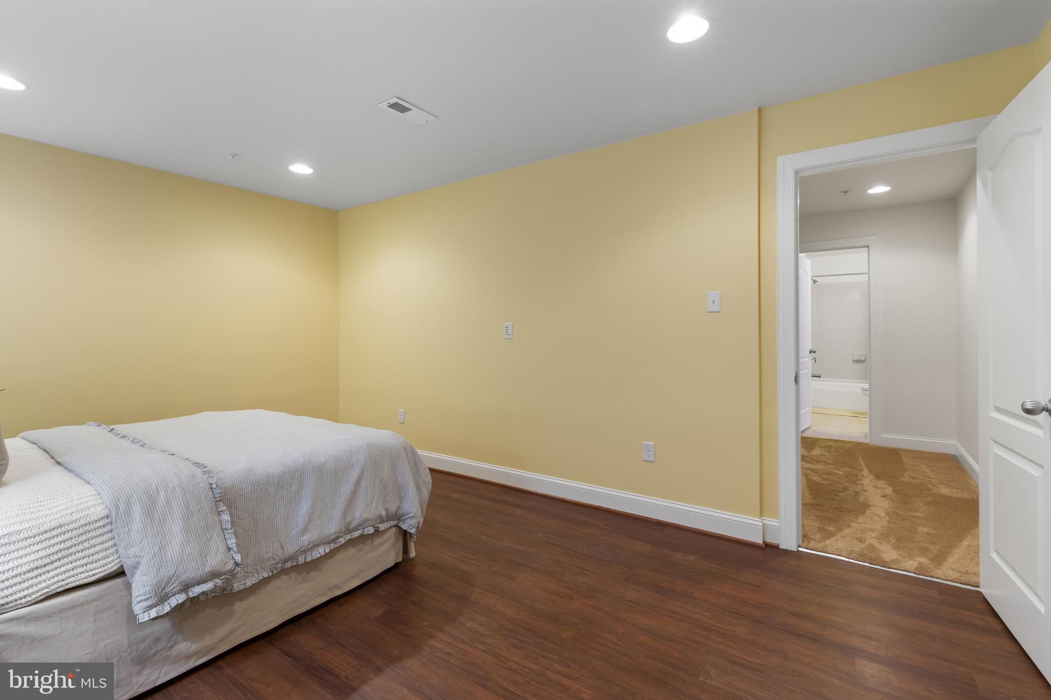 CASCADE OVERLOOK - Residential