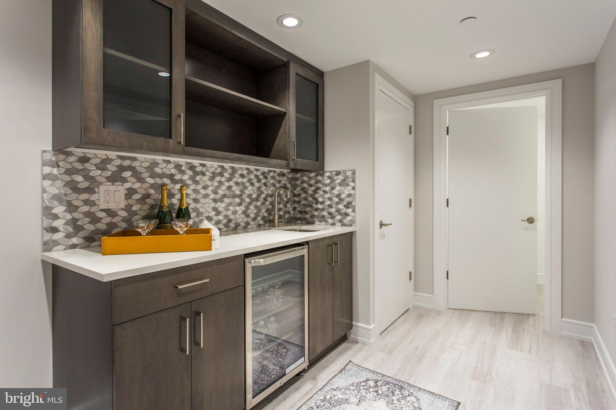 GRADUATE HOSPITAL - Residential