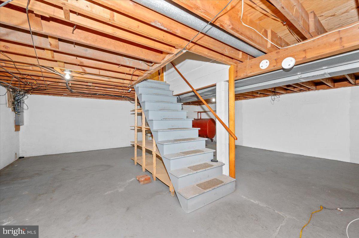 HOLIDAY ACRES - Residential