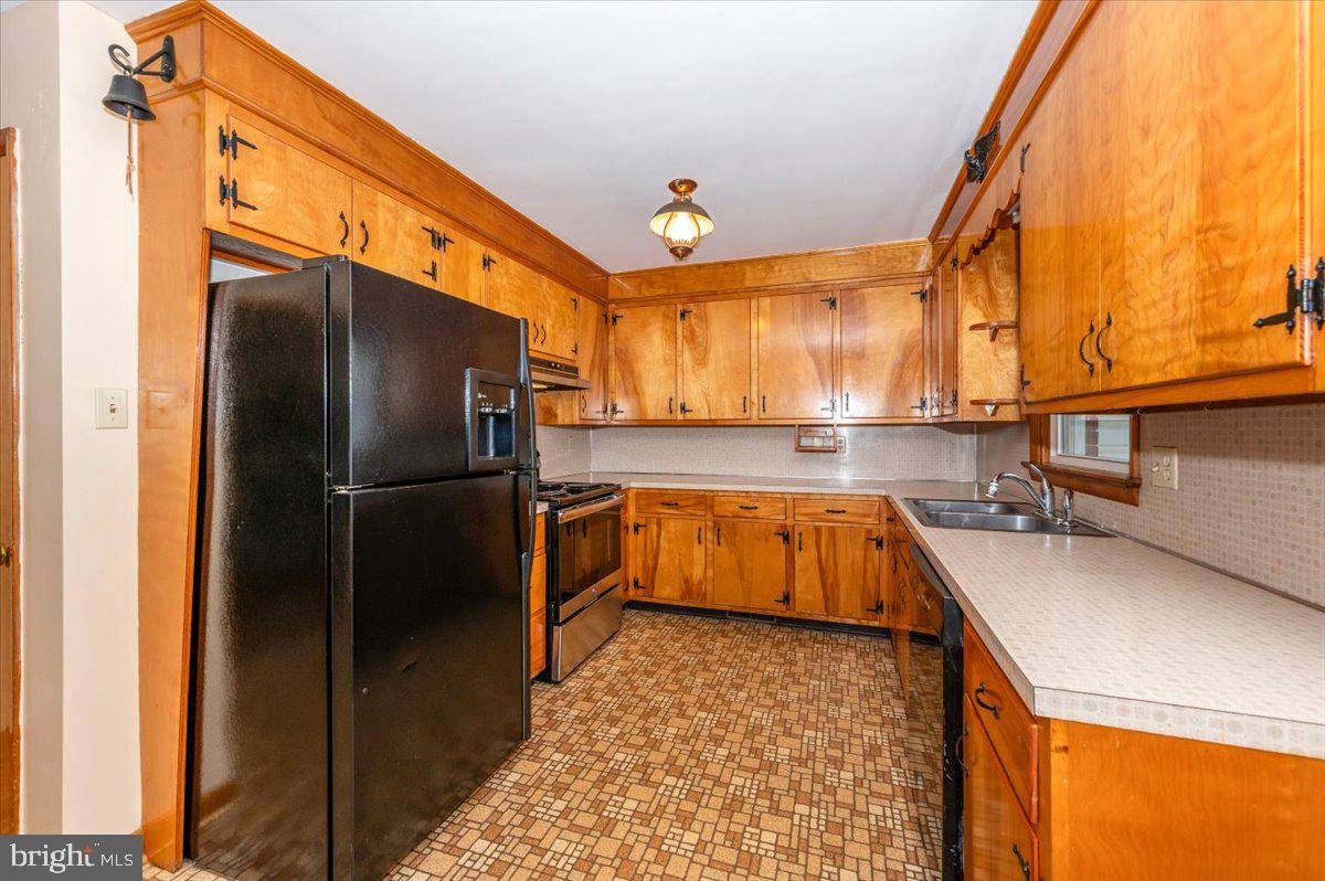 HOLIDAY ACRES - Residential