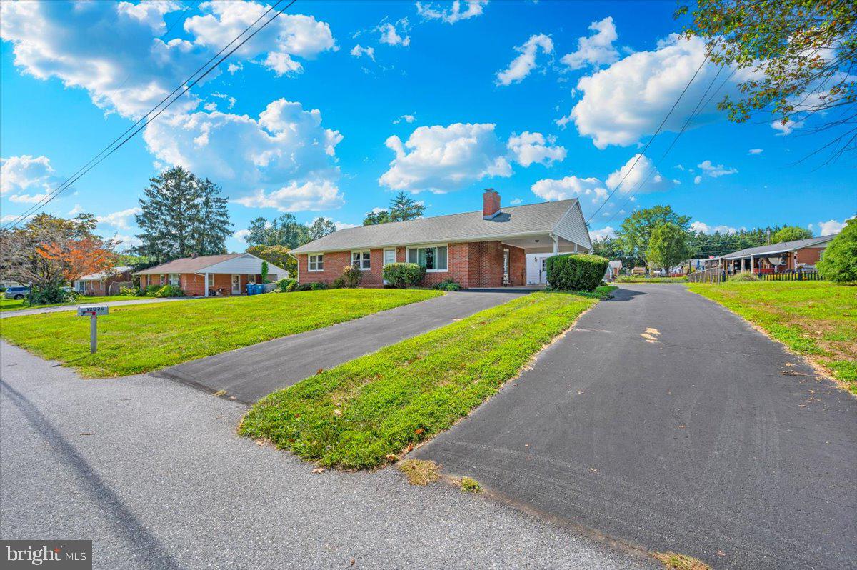 HOLIDAY ACRES - Residential