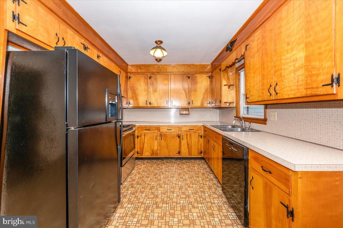 HOLIDAY ACRES - Residential