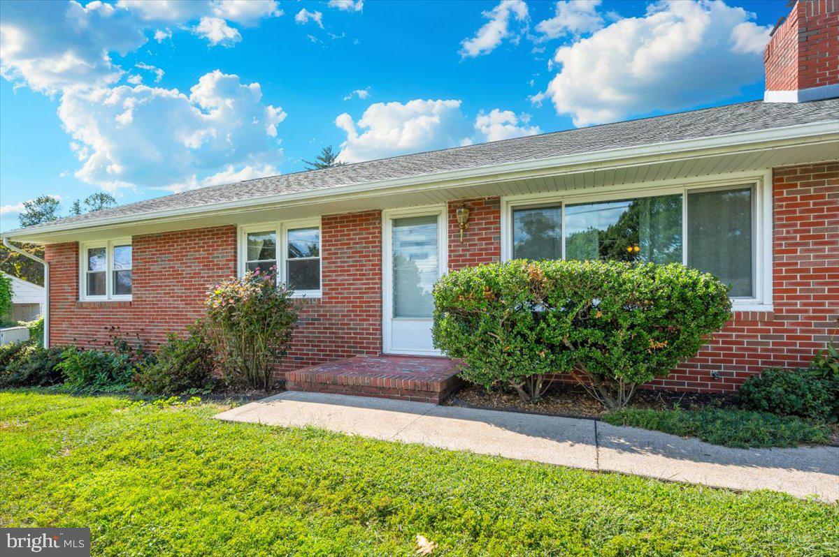 HOLIDAY ACRES - Residential