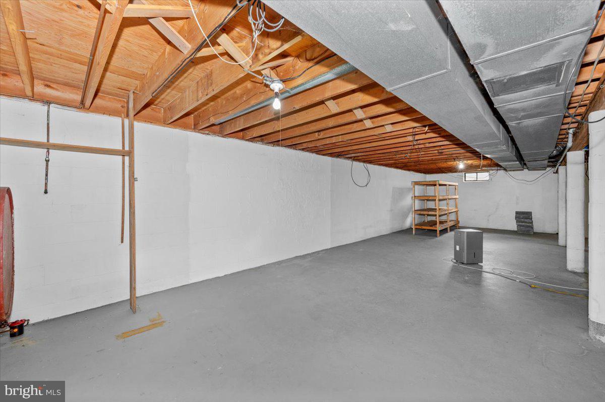 HOLIDAY ACRES - Residential