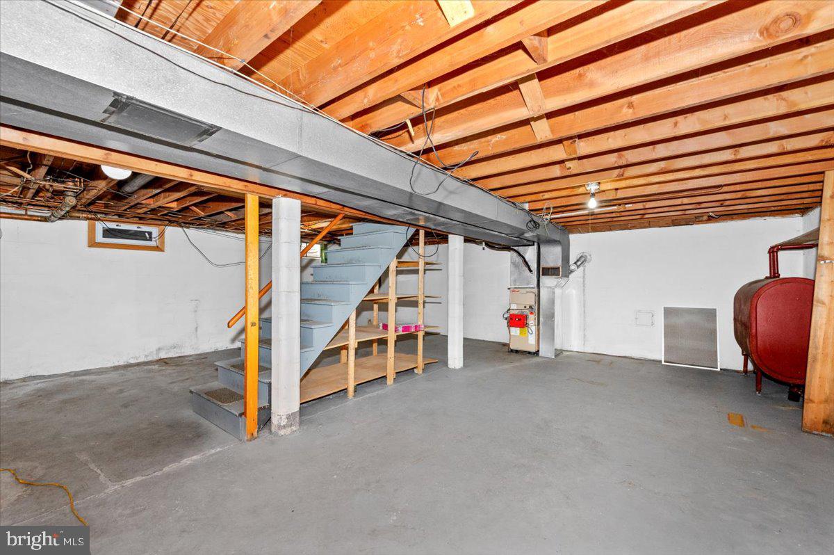 HOLIDAY ACRES - Residential