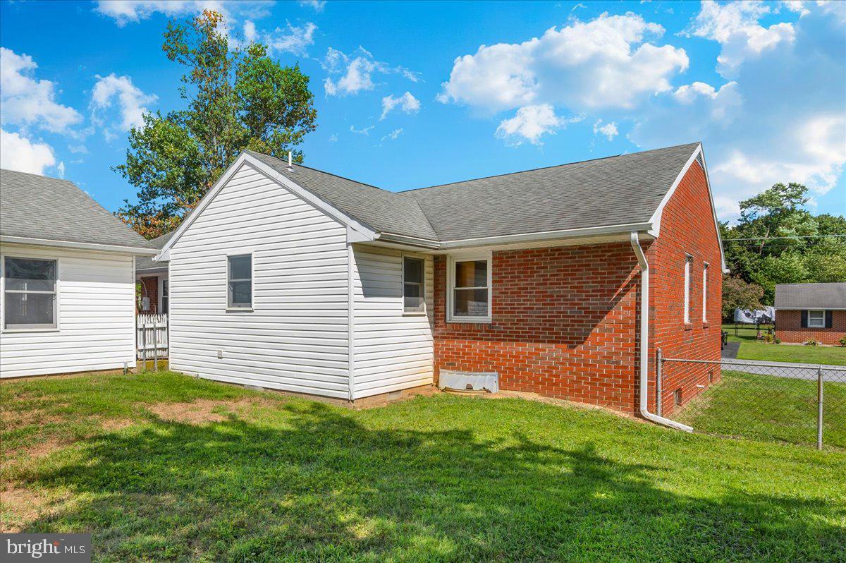 HOLIDAY ACRES - Residential