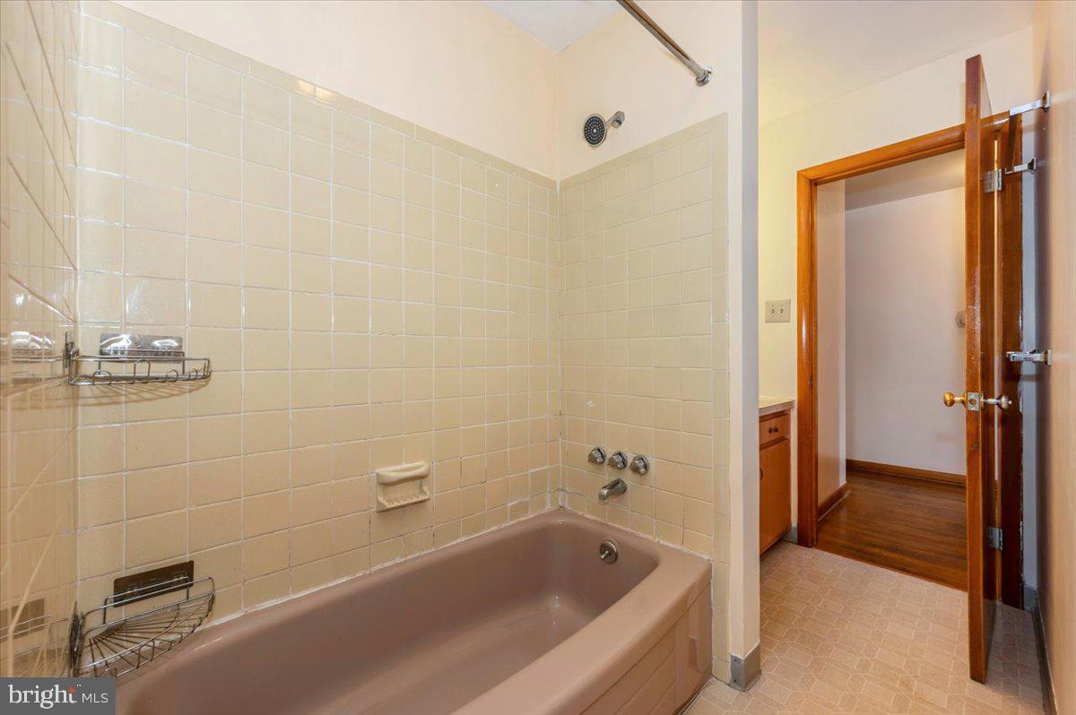 HOLIDAY ACRES - Residential