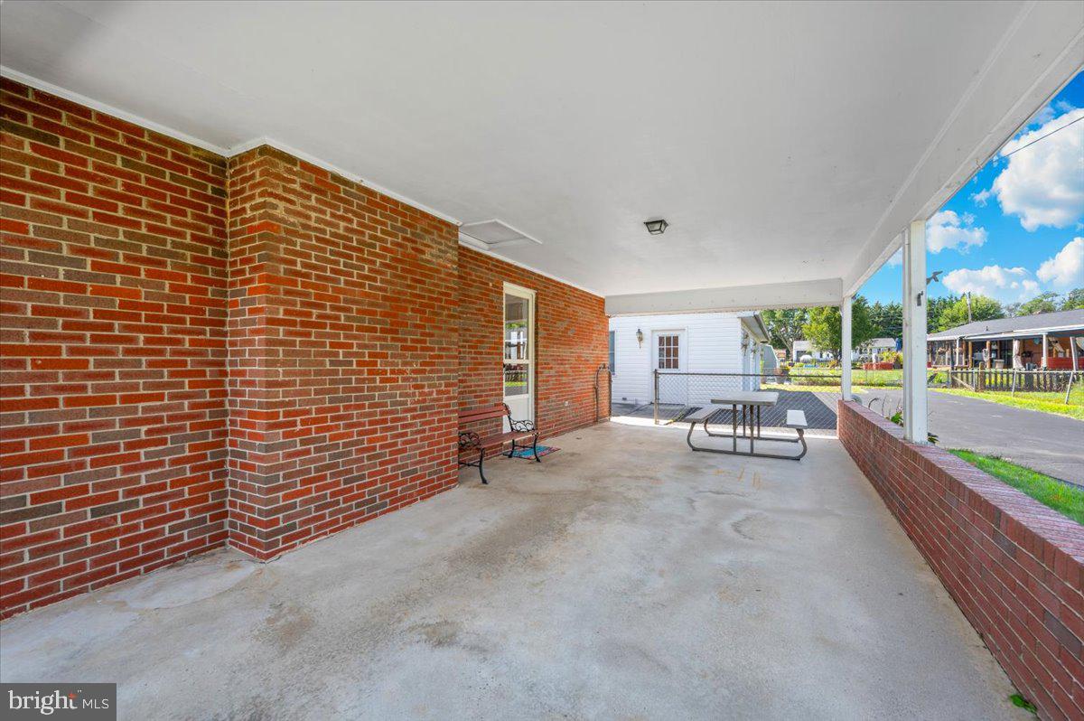 HOLIDAY ACRES - Residential