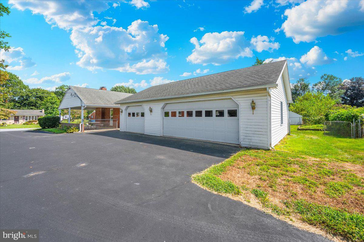 HOLIDAY ACRES - Residential