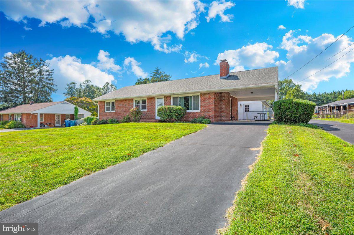 HOLIDAY ACRES - Residential