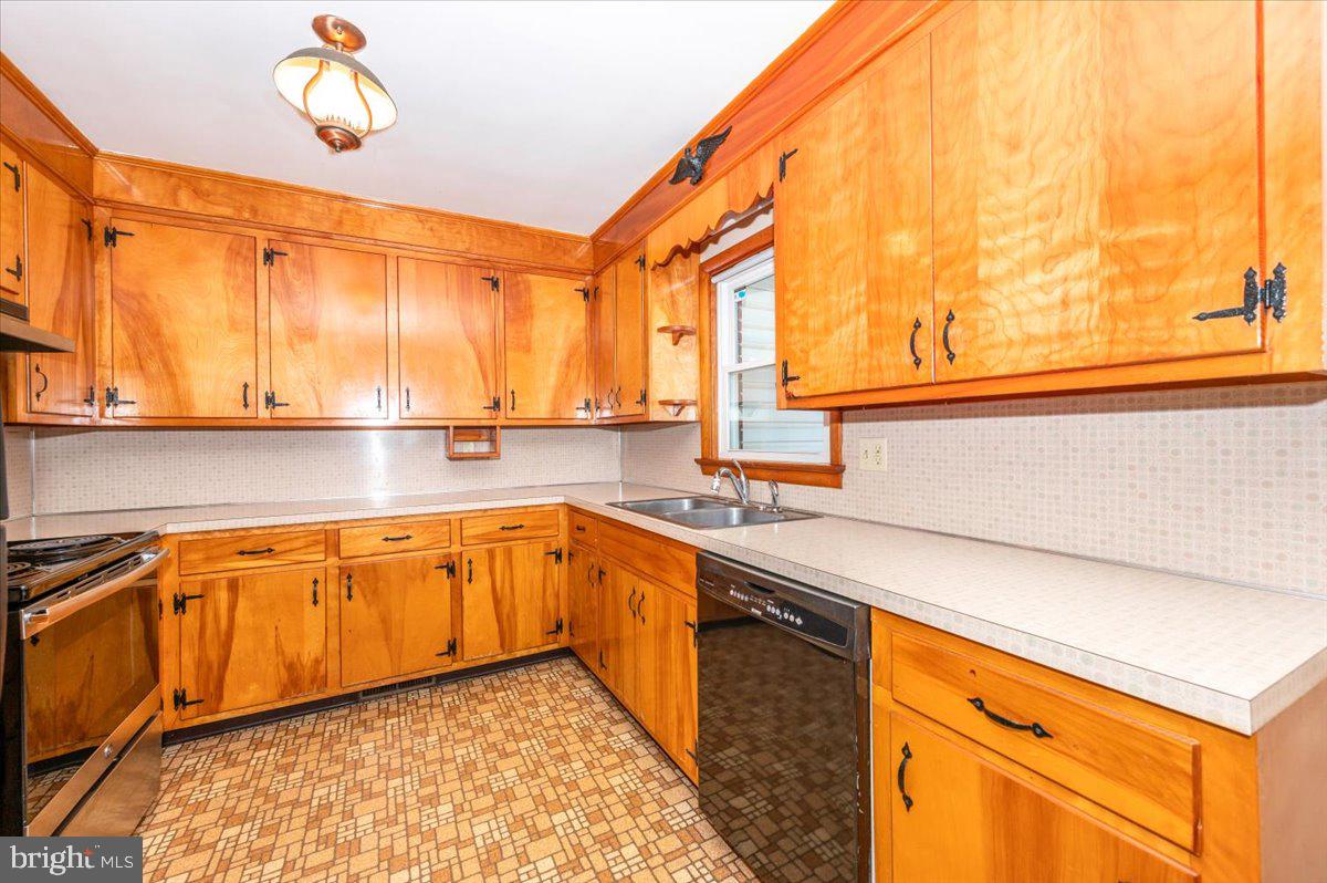 HOLIDAY ACRES - Residential