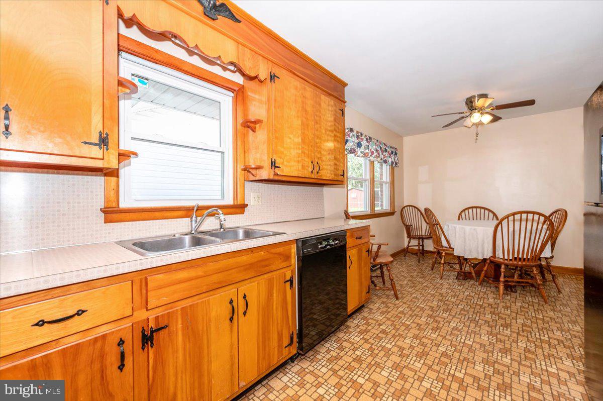 HOLIDAY ACRES - Residential