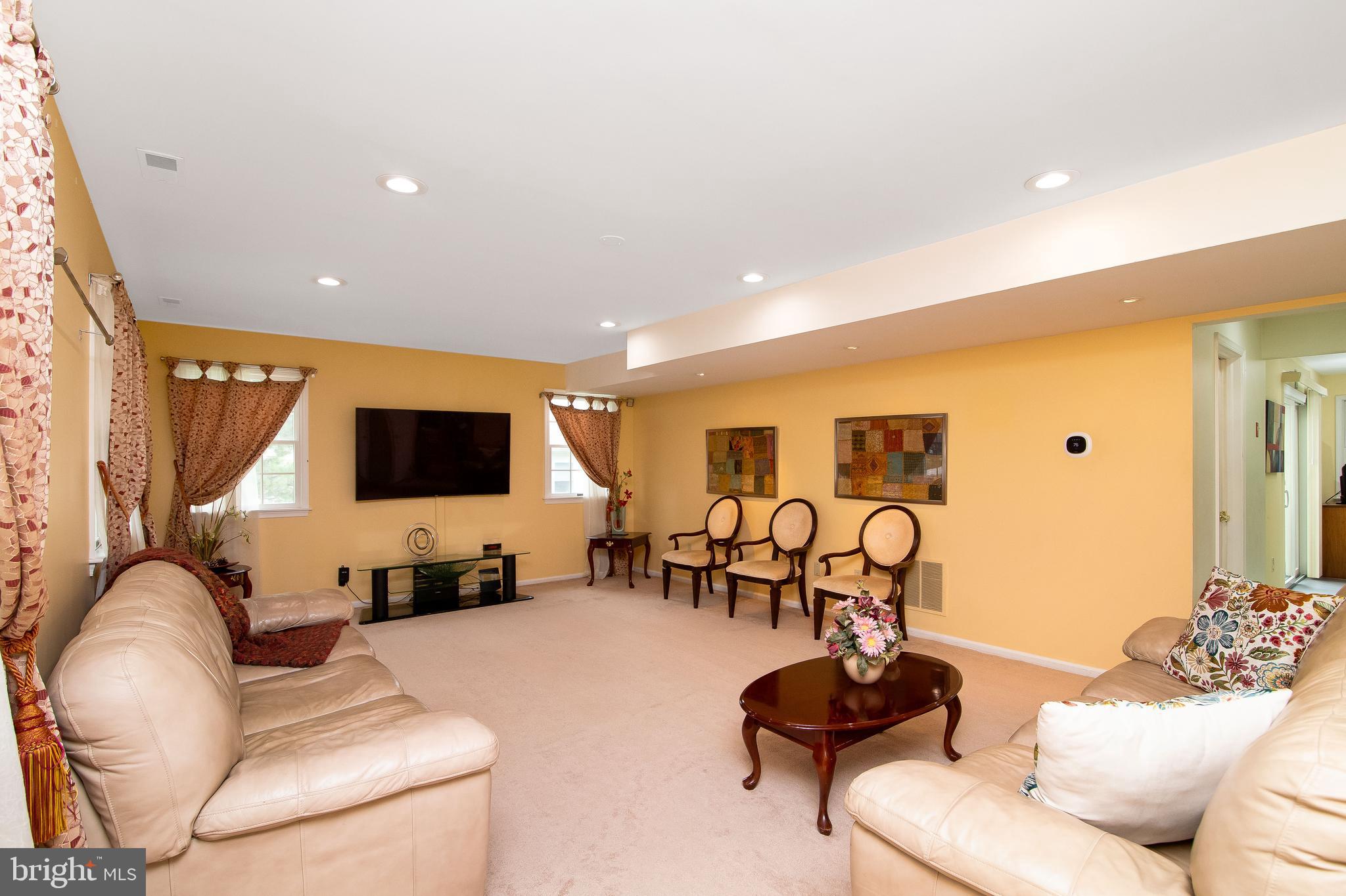 WOODRIDGE EAST - Residential