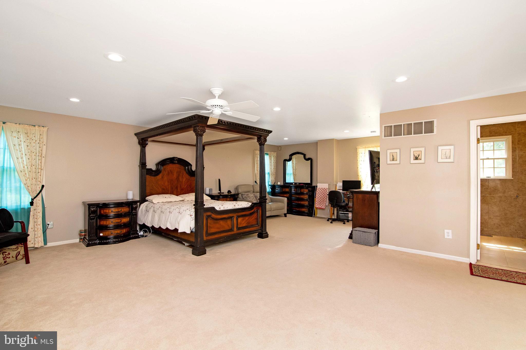 WOODRIDGE EAST - Residential