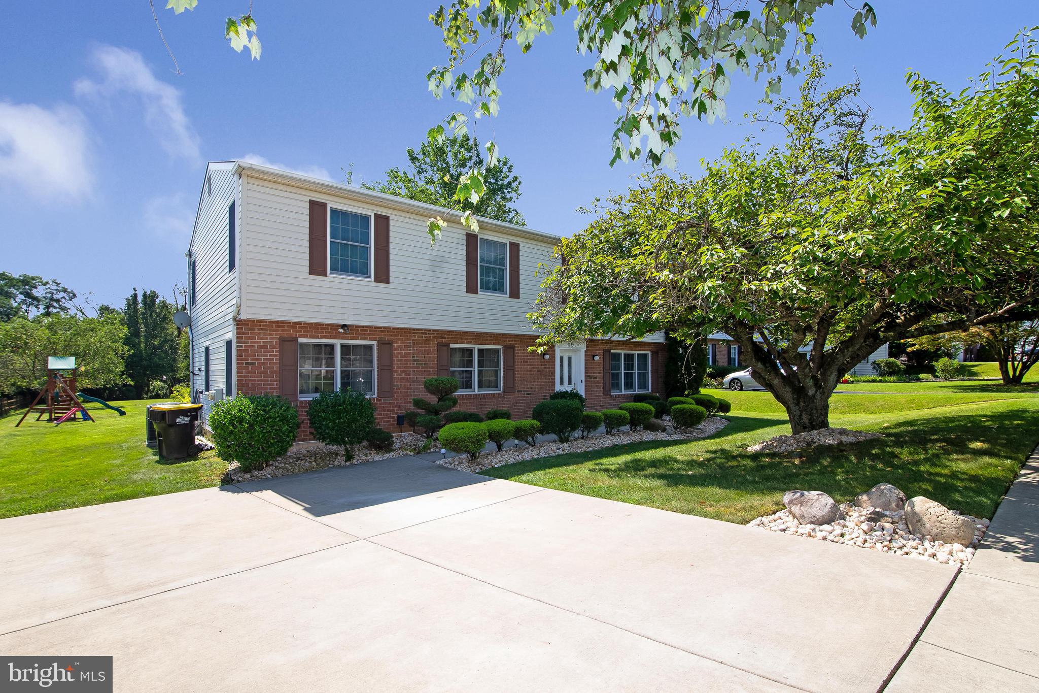 WOODRIDGE EAST - Residential