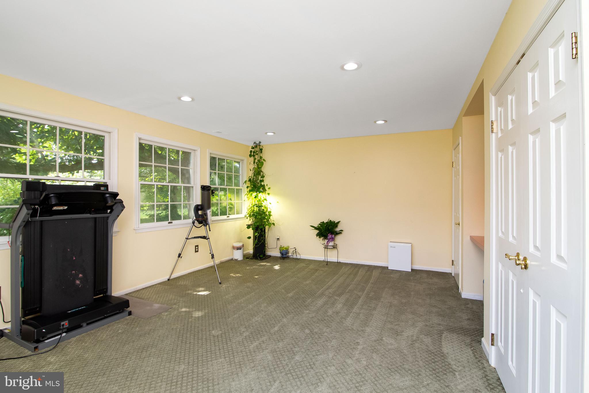 WOODRIDGE EAST - Residential