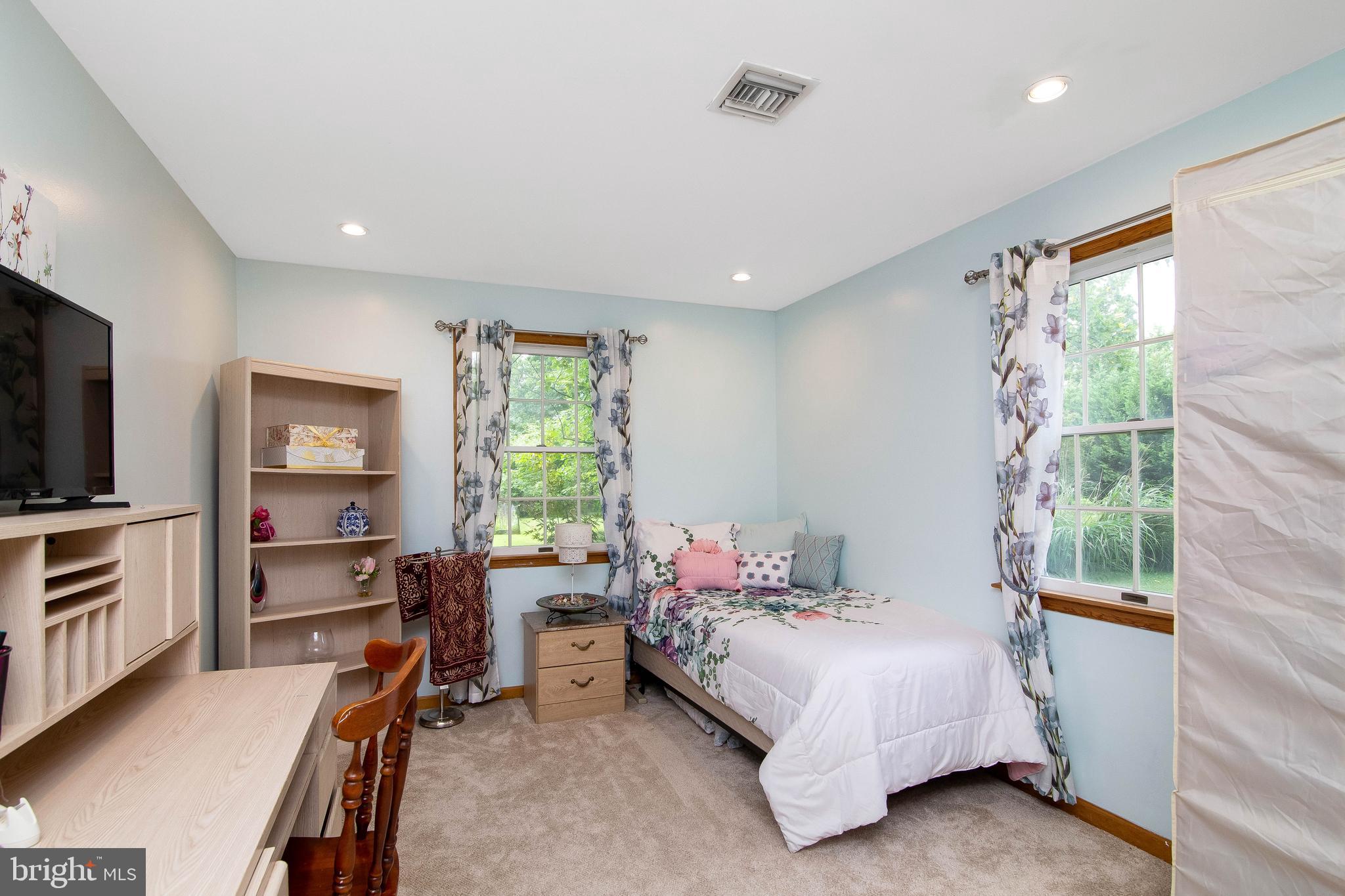 WOODRIDGE EAST - Residential