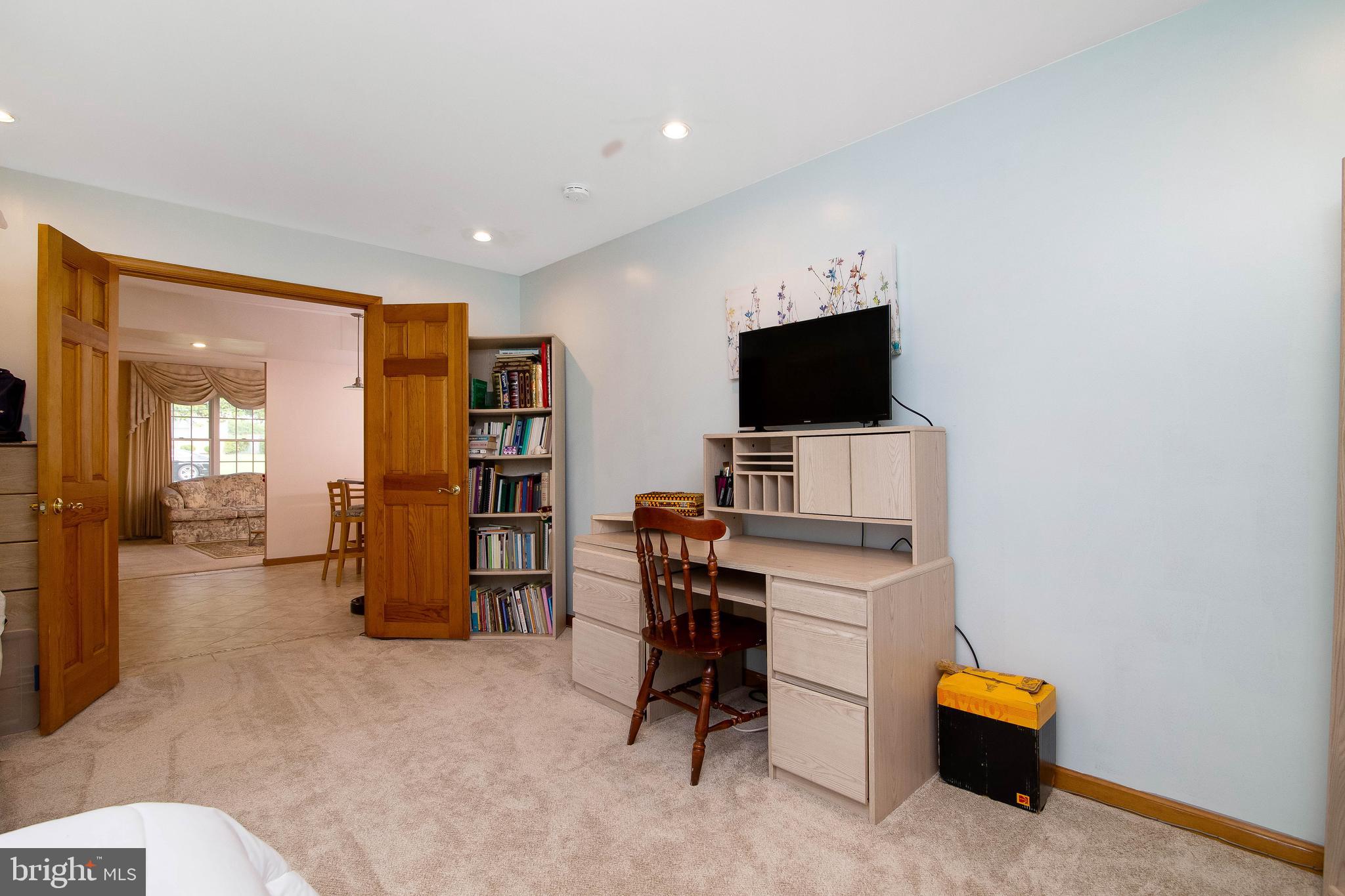 WOODRIDGE EAST - Residential