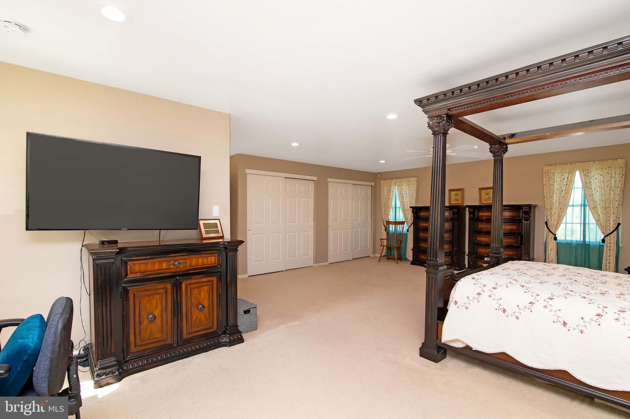 WOODRIDGE EAST - Residential