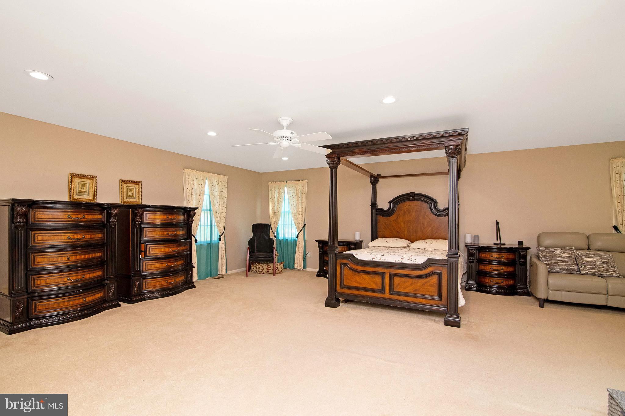 WOODRIDGE EAST - Residential
