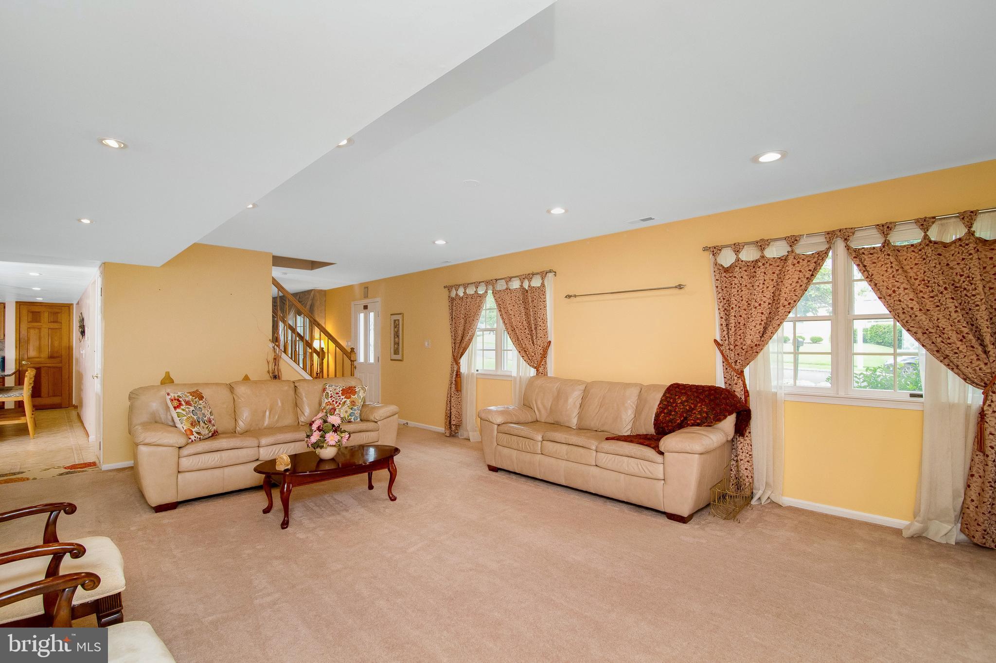 WOODRIDGE EAST - Residential