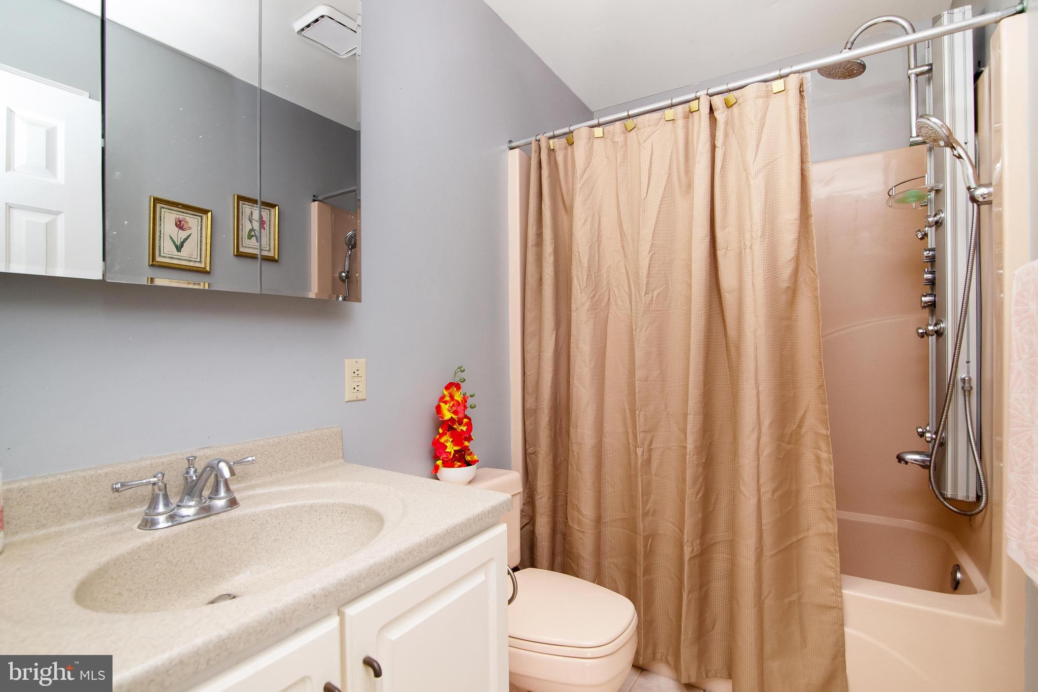 WOODRIDGE EAST - Residential