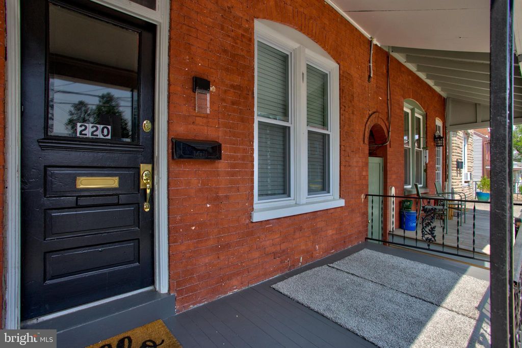 Photo of 220 N SHIPPEN ST, LANCASTER, PA 17602 (MLS # PALA2035500)