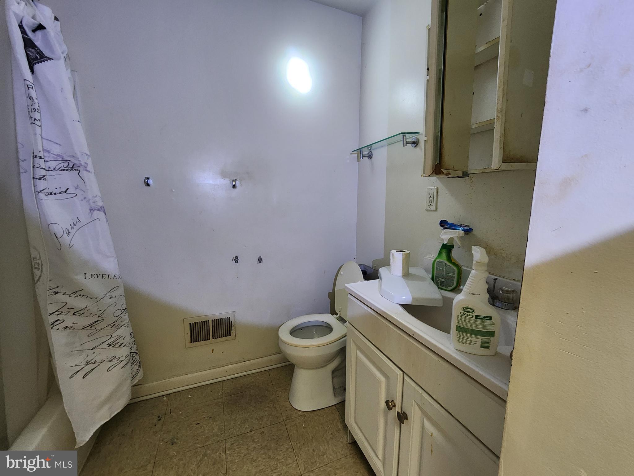 SANDTOWN-WINCHESTER - Residential