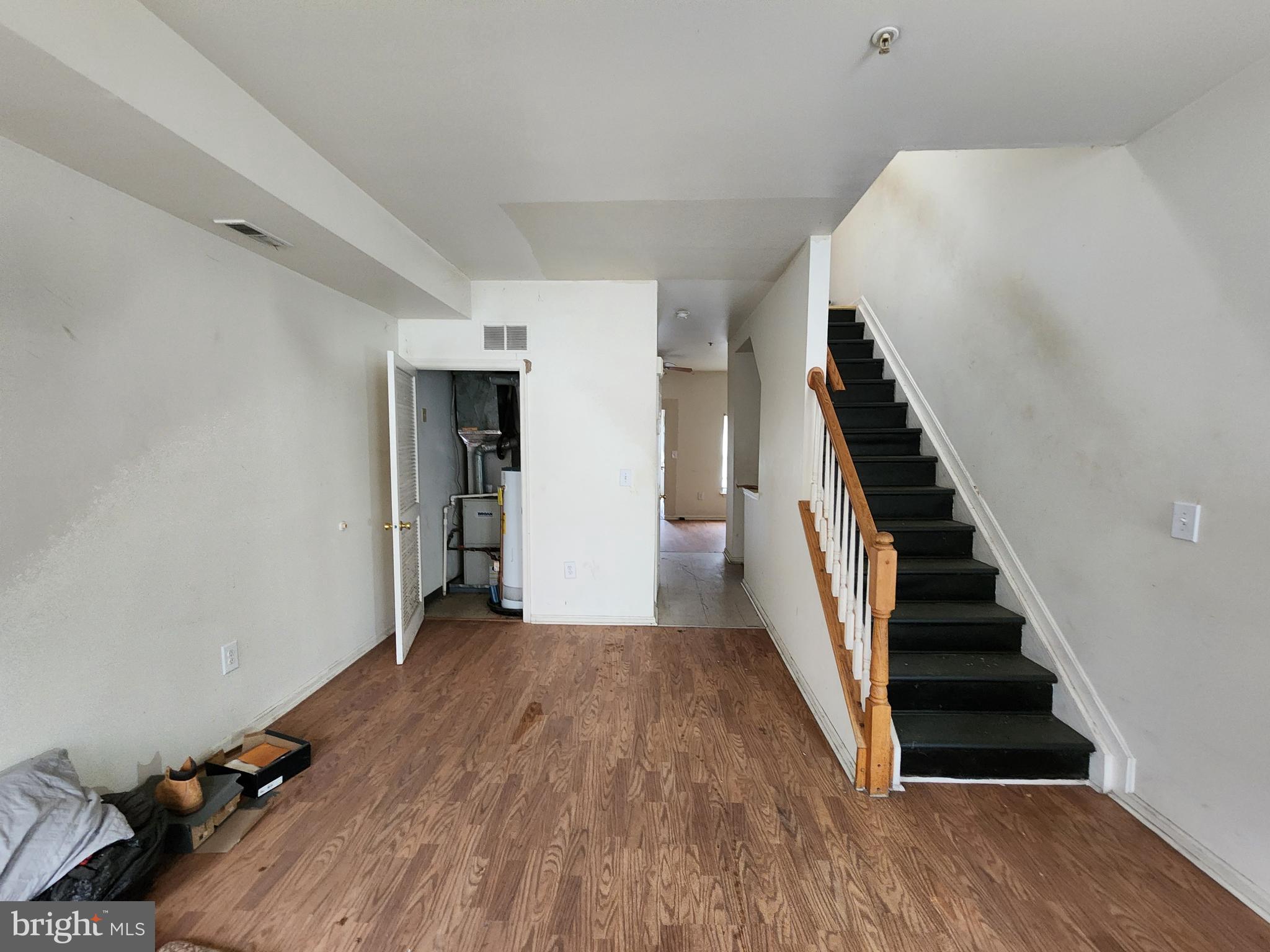 SANDTOWN-WINCHESTER - Residential