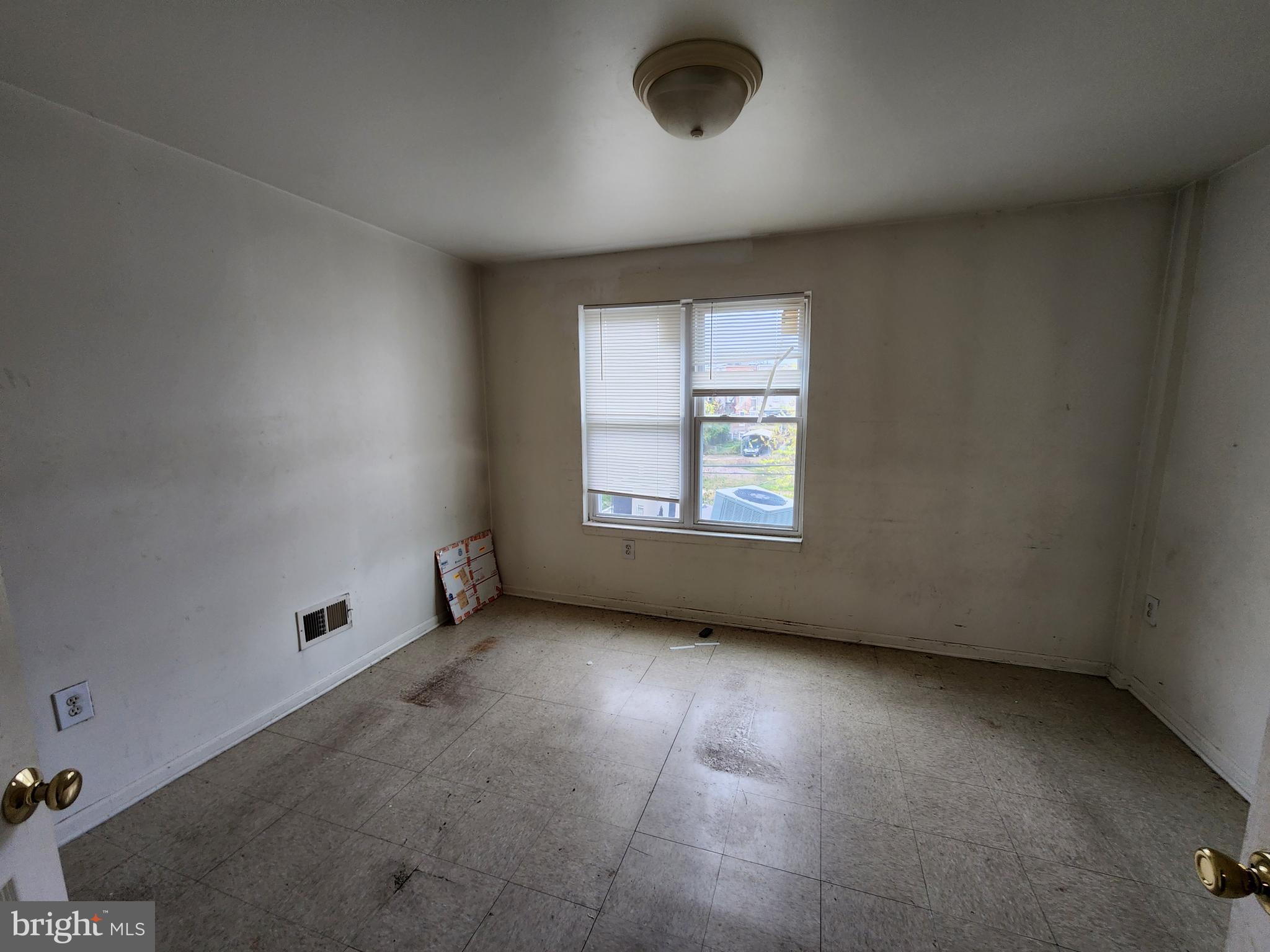 SANDTOWN-WINCHESTER - Residential