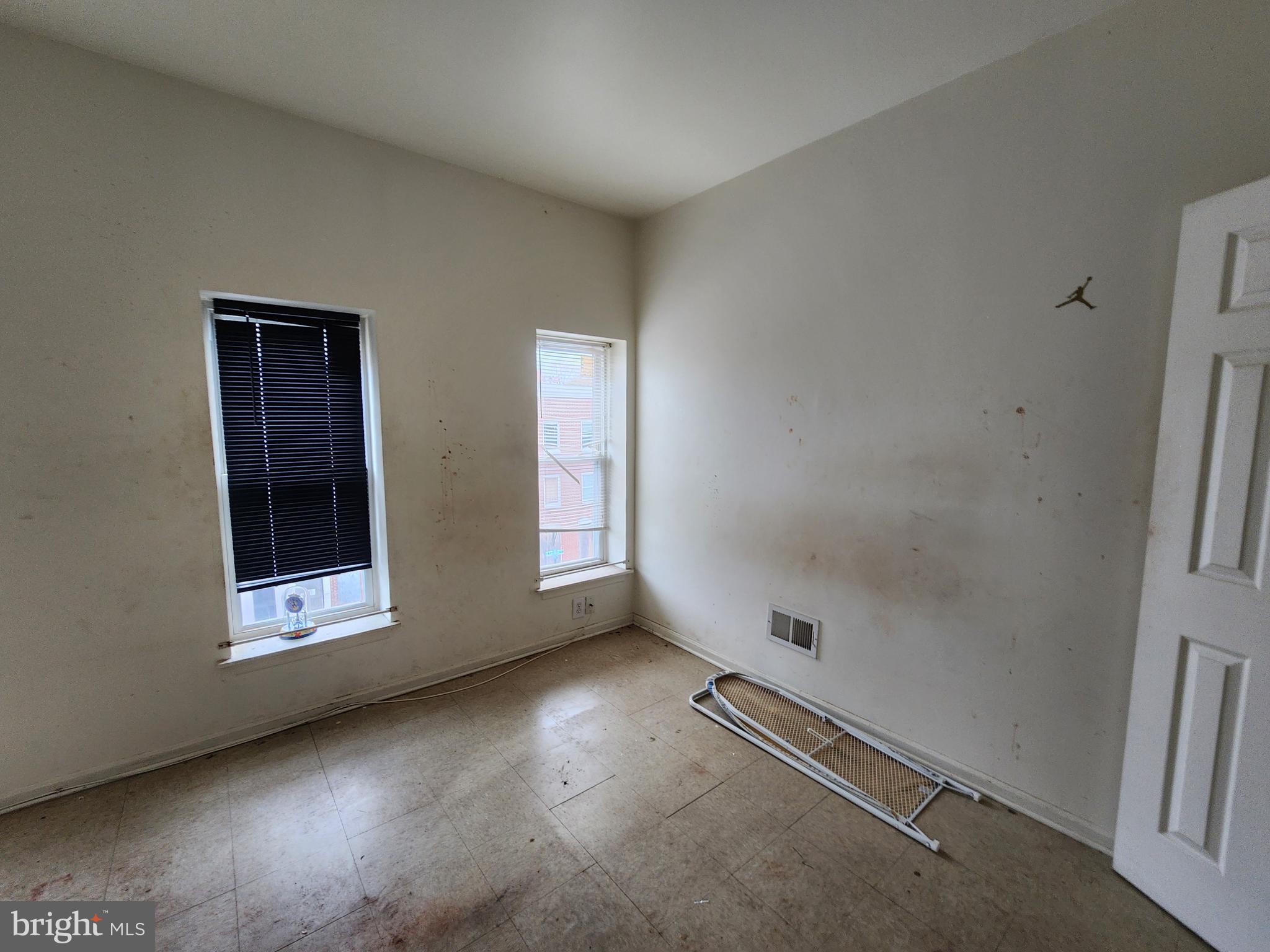 SANDTOWN-WINCHESTER - Residential