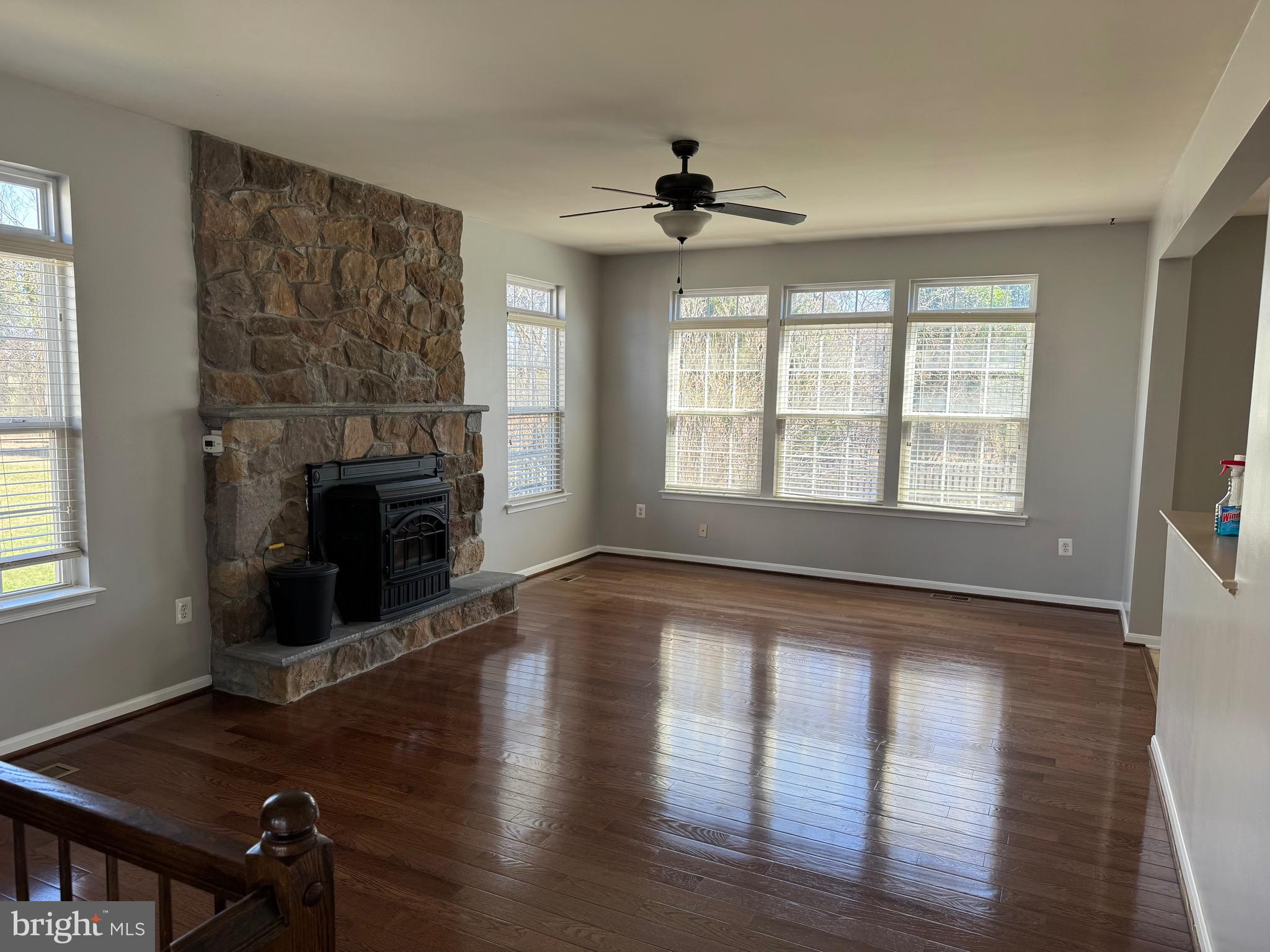 MEADOW VIEW - Residential Lease