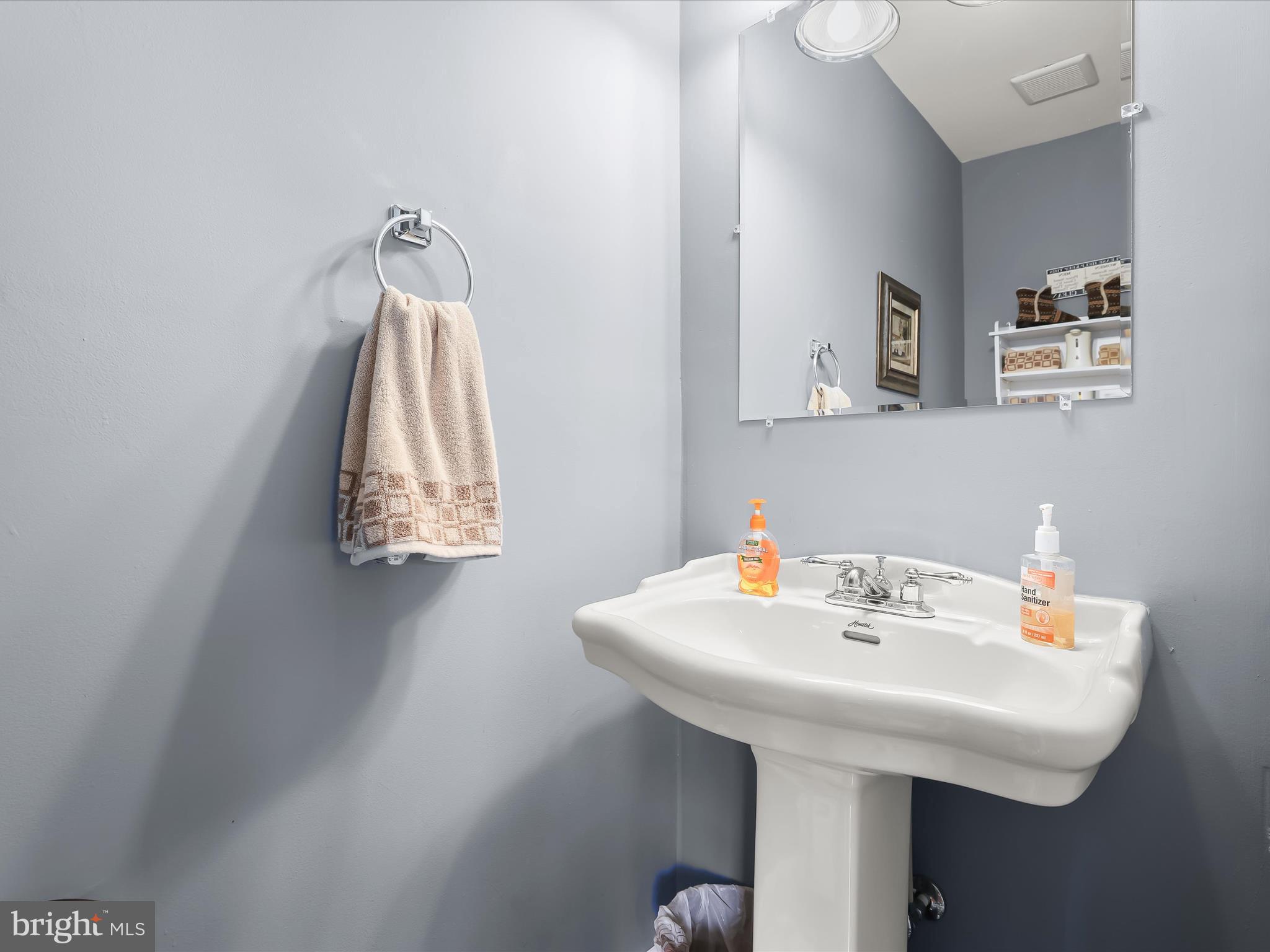 WOODLAND BEACH - Residential