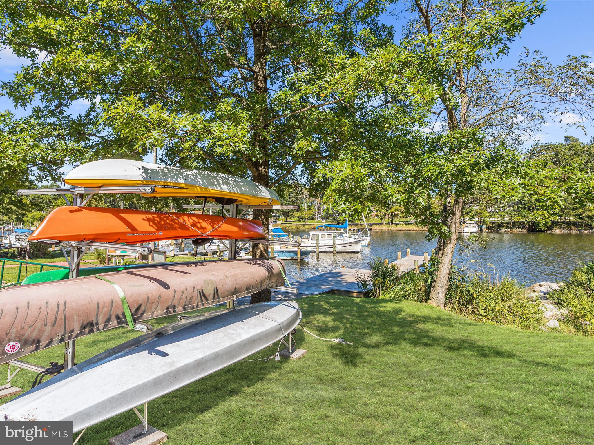 WOODLAND BEACH - Residential