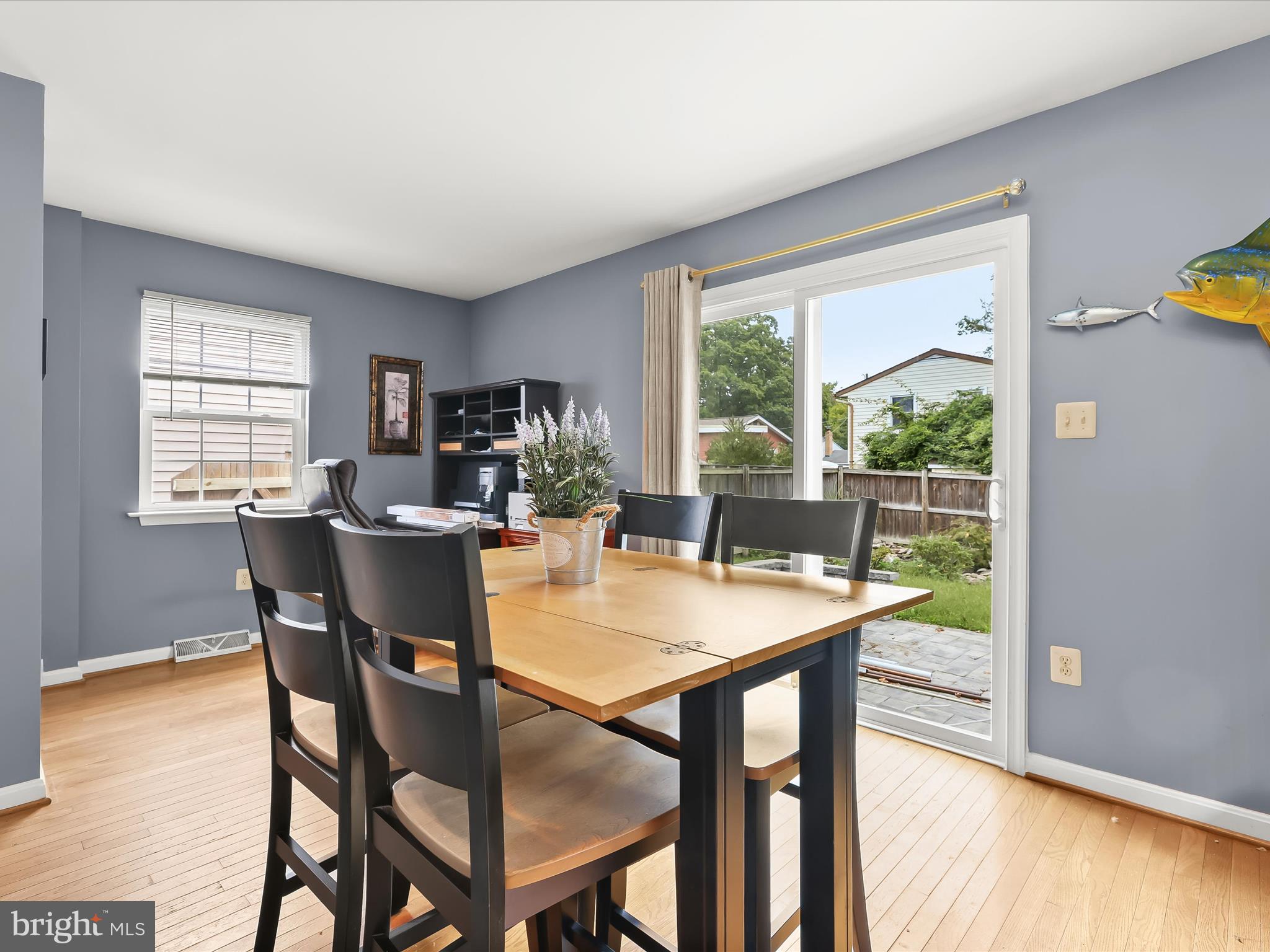 WOODLAND BEACH - Residential