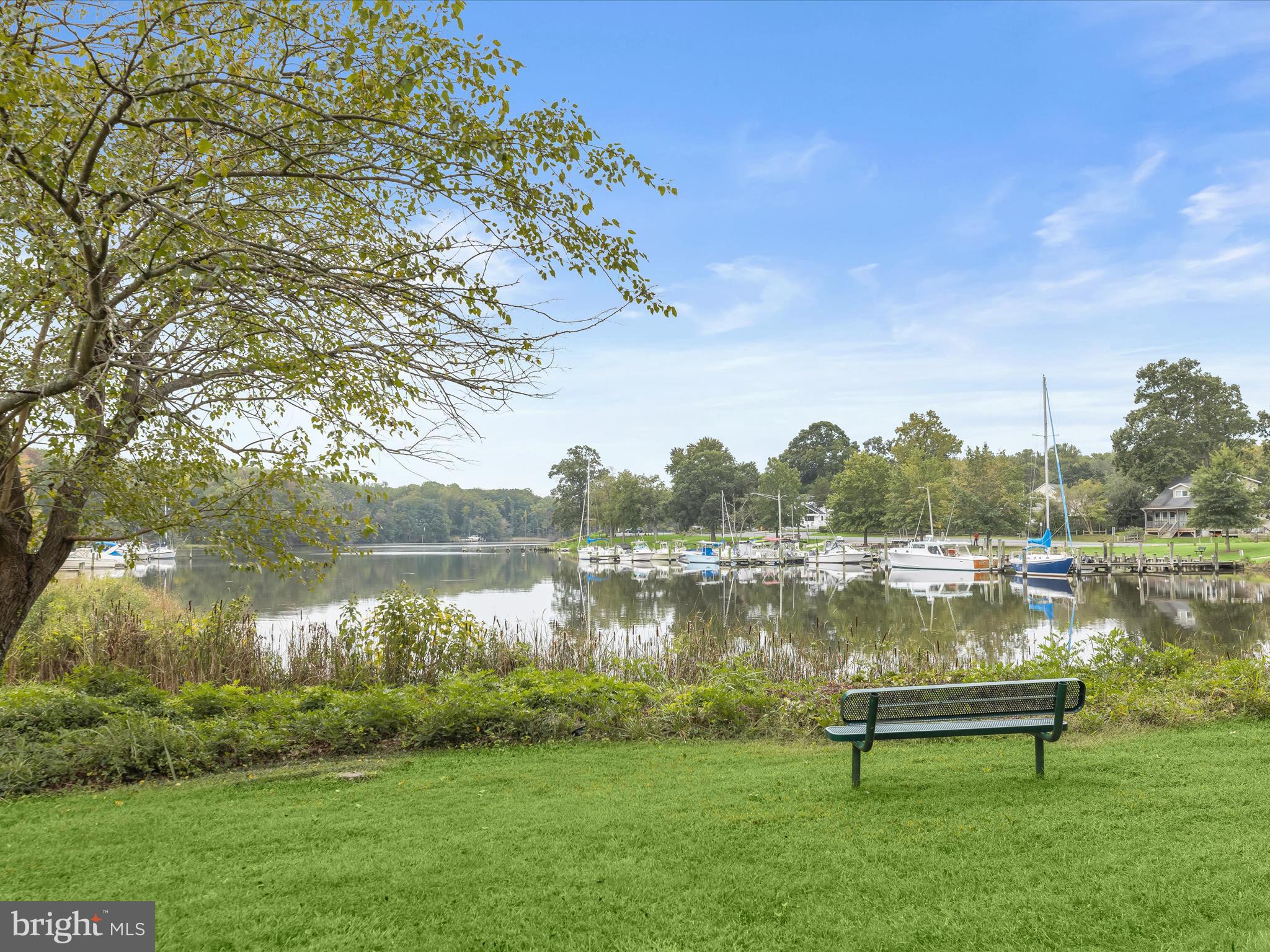 WOODLAND BEACH - Residential