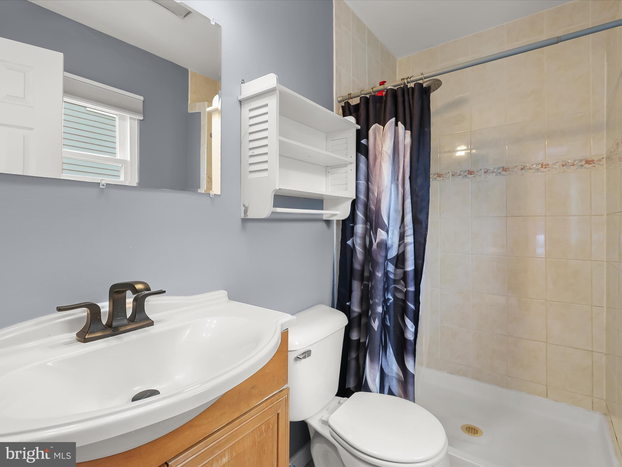 WOODLAND BEACH - Residential