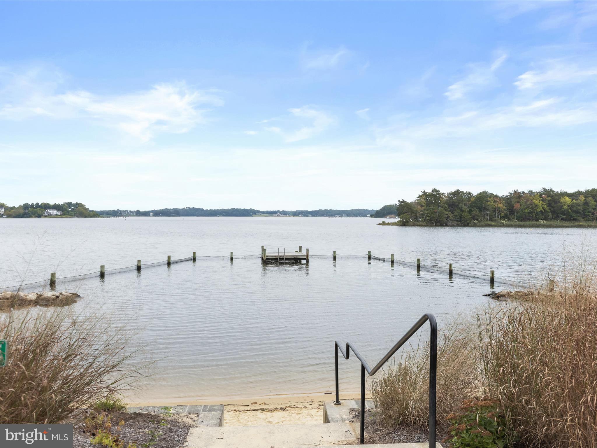 WOODLAND BEACH - Residential