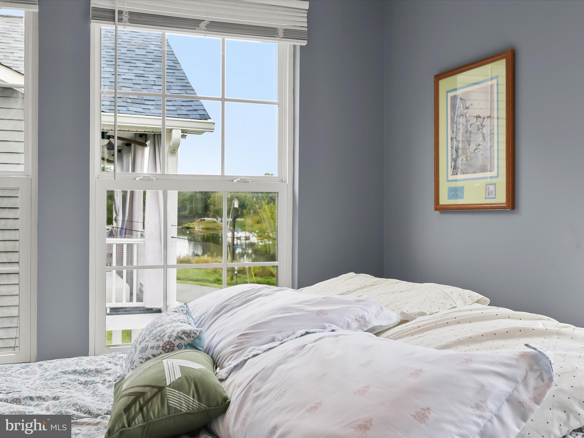 WOODLAND BEACH - Residential