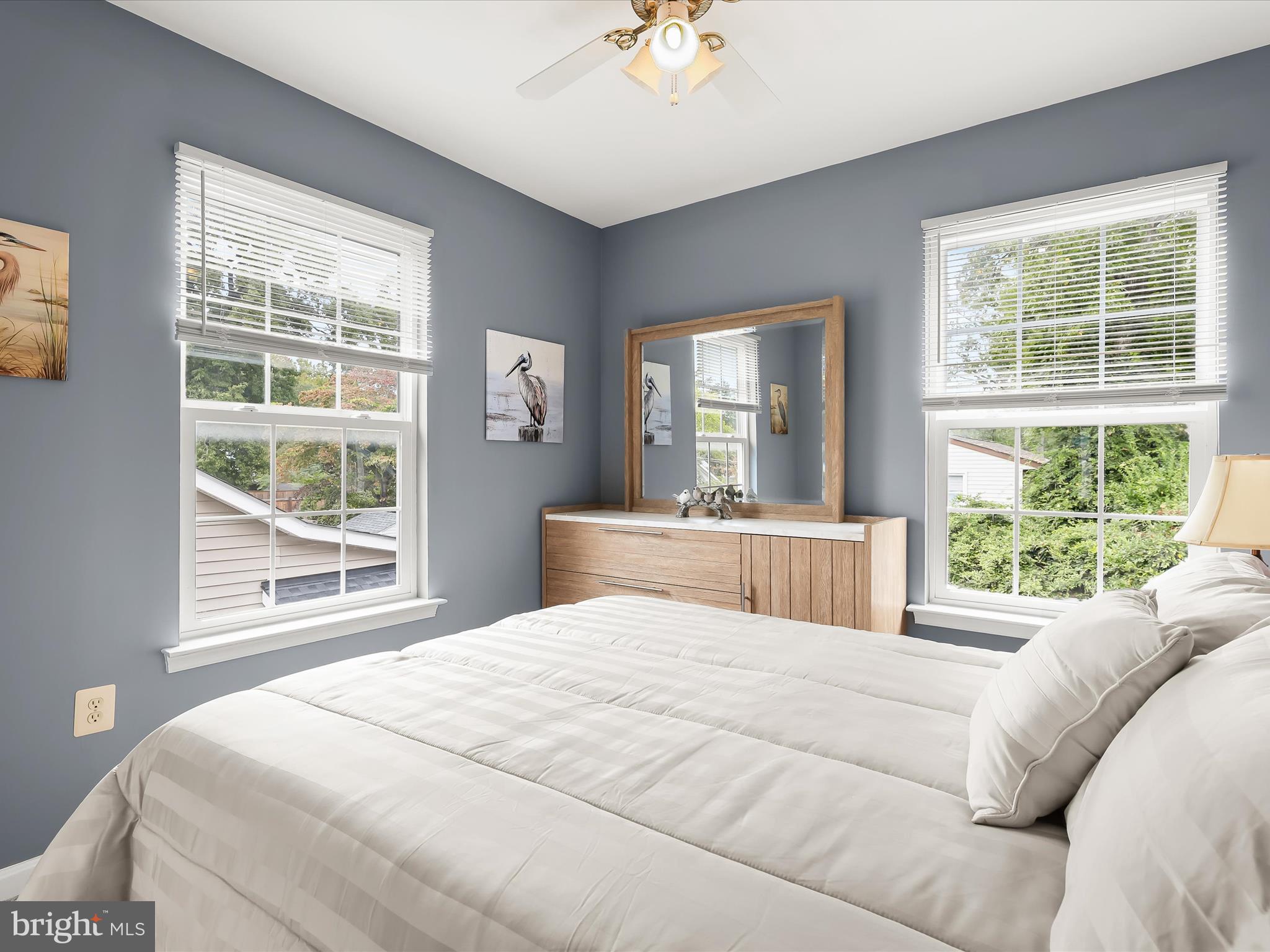 WOODLAND BEACH - Residential