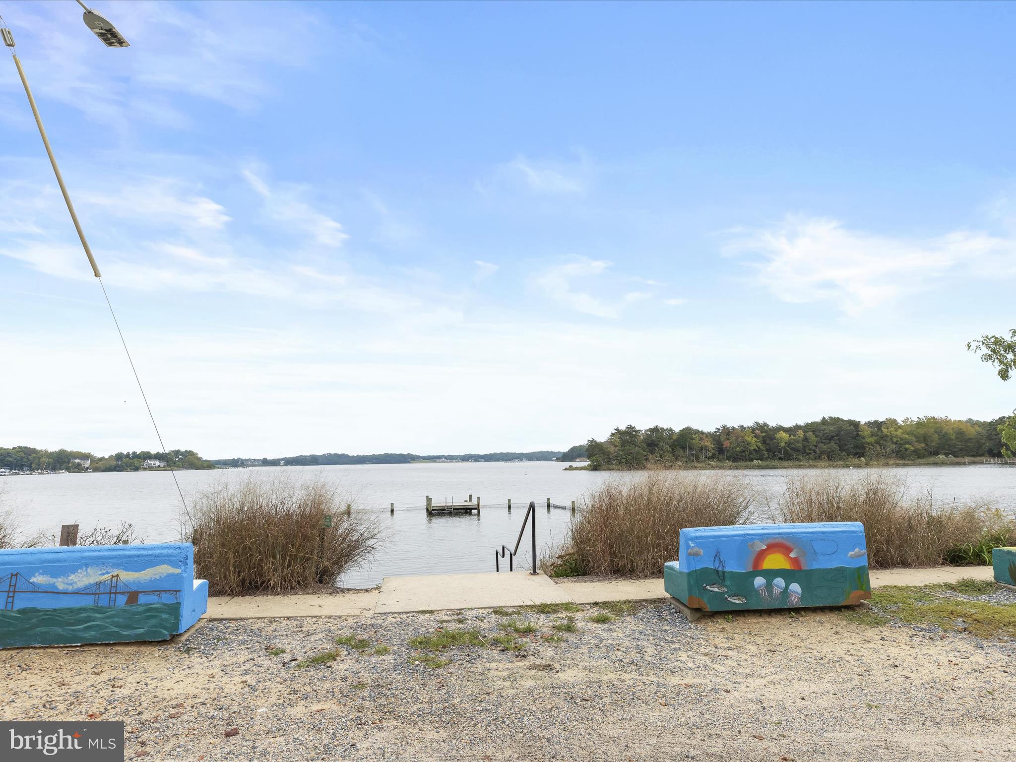 WOODLAND BEACH - Residential