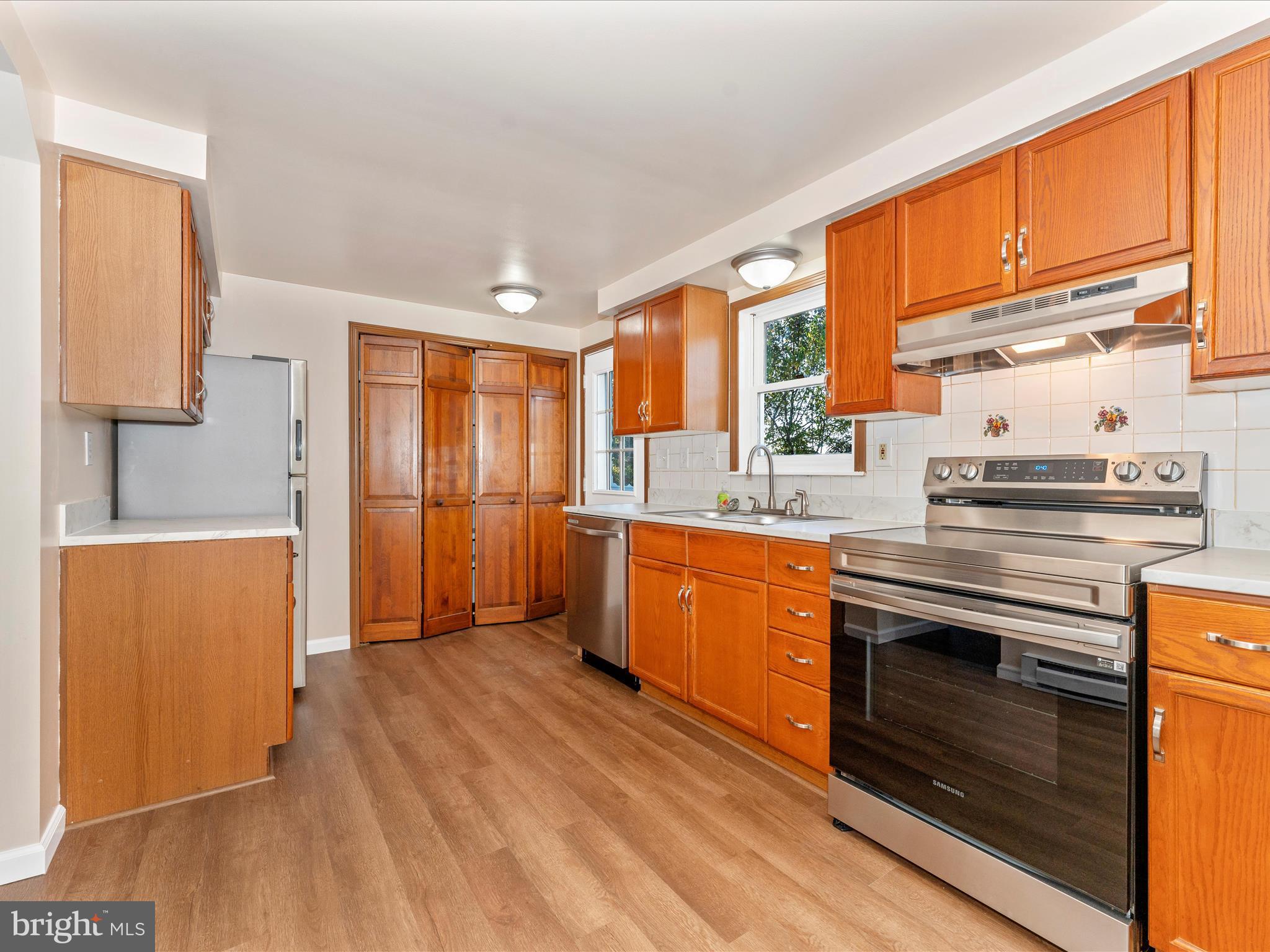 SPRINGFIELD VILLAGE - Residential