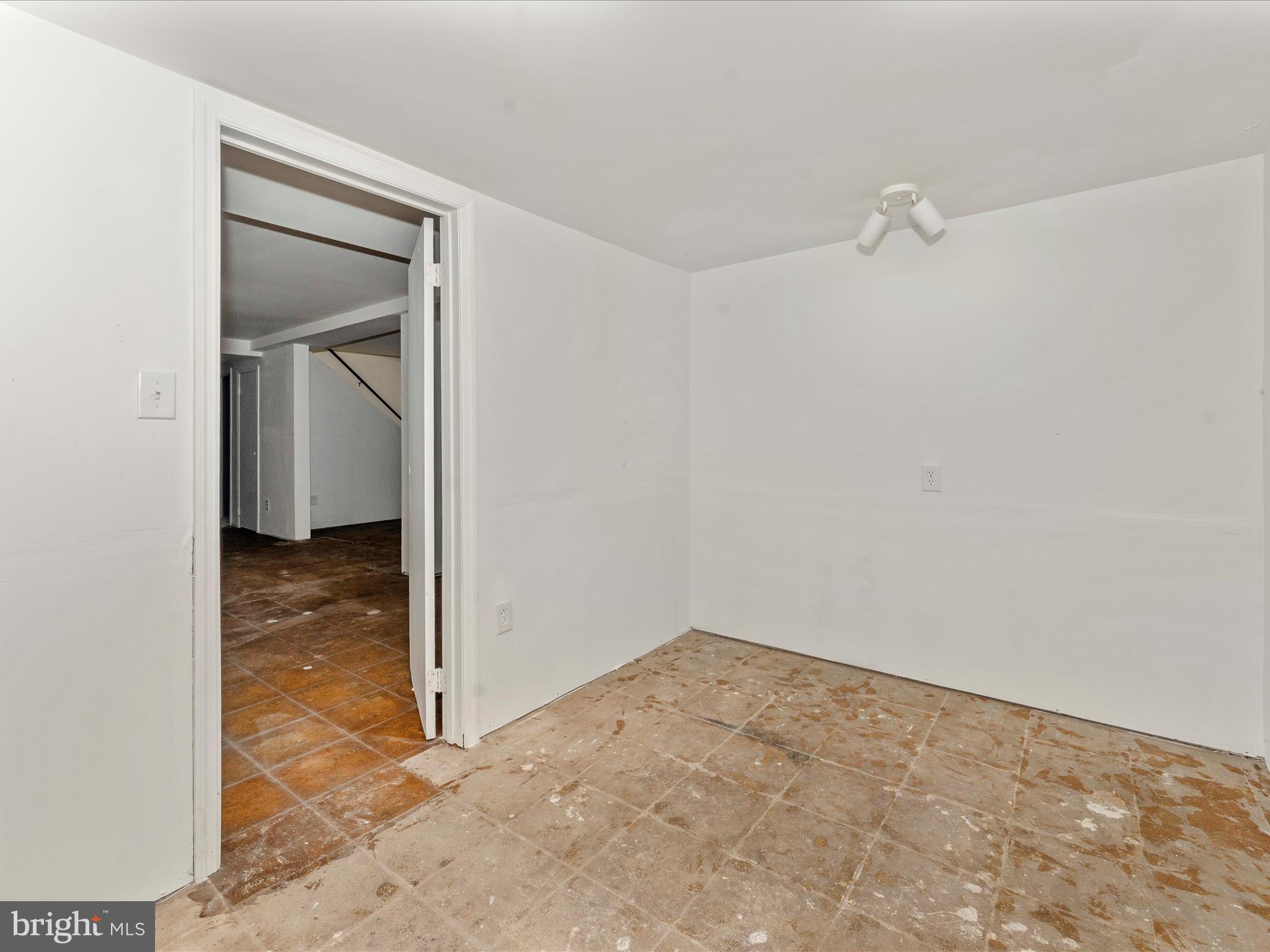 SPRINGFIELD VILLAGE - Residential