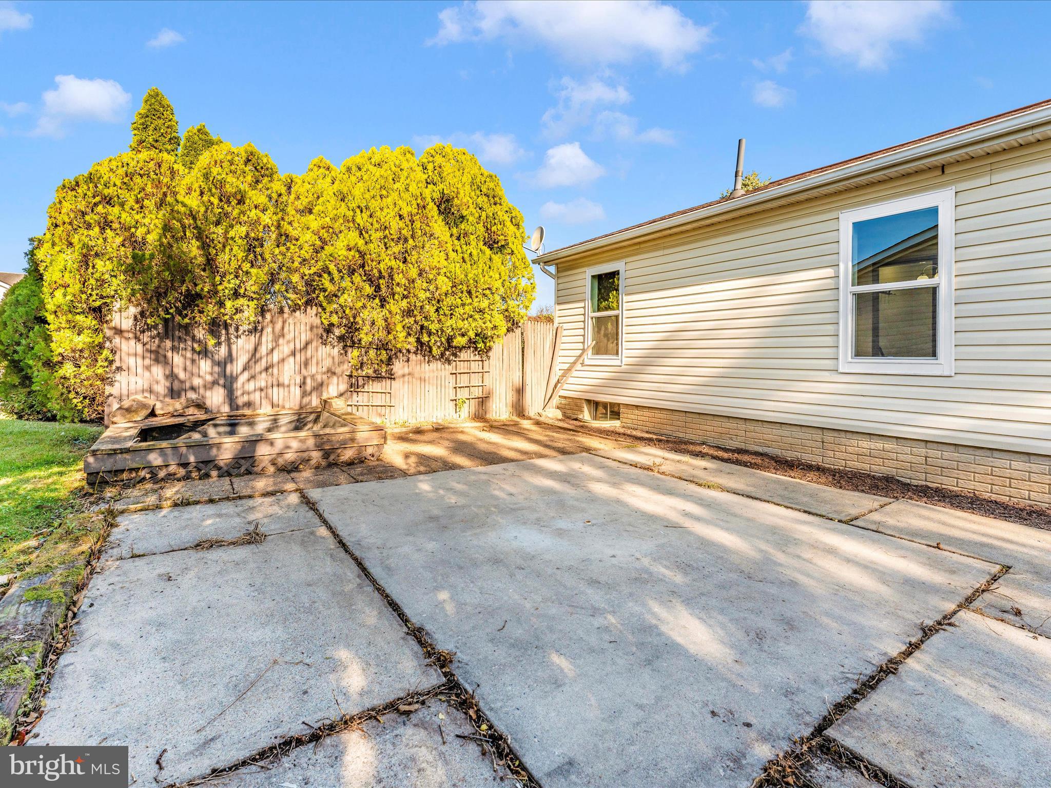 SPRINGFIELD VILLAGE - Residential