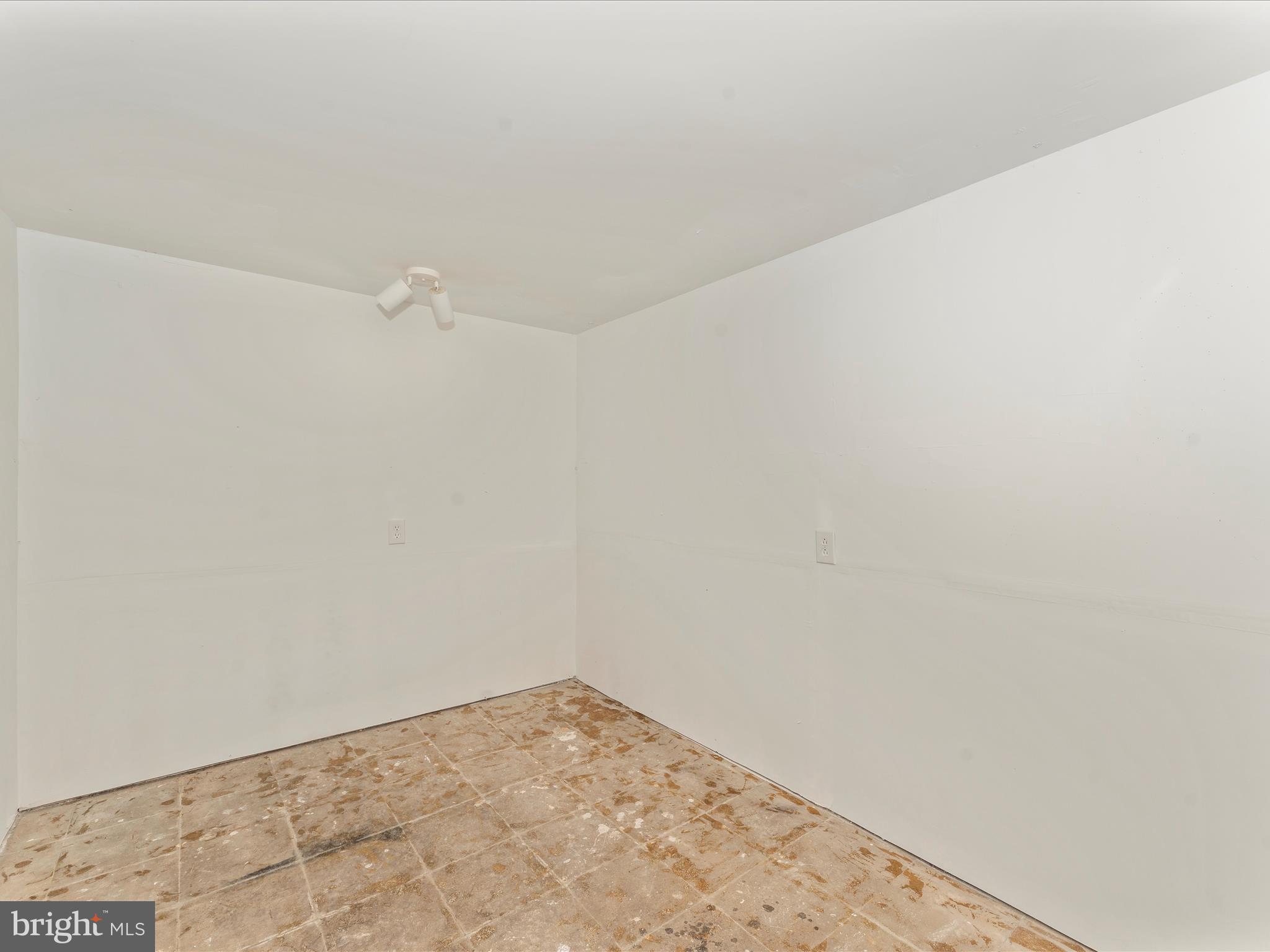 SPRINGFIELD VILLAGE - Residential