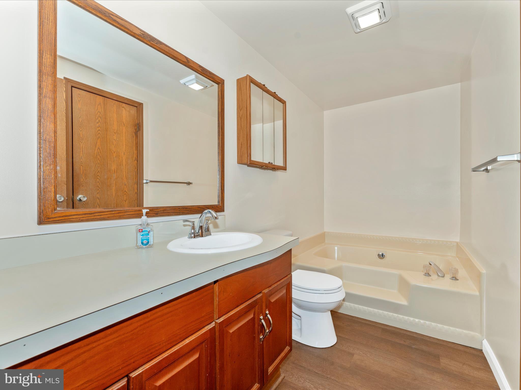 SPRINGFIELD VILLAGE - Residential